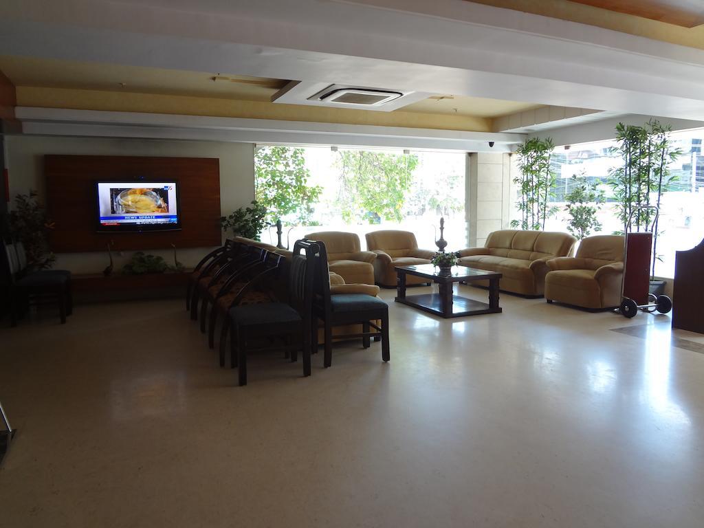 Hotel Budhil Park วิสาขปัตนัม ภายนอก รูปภาพ