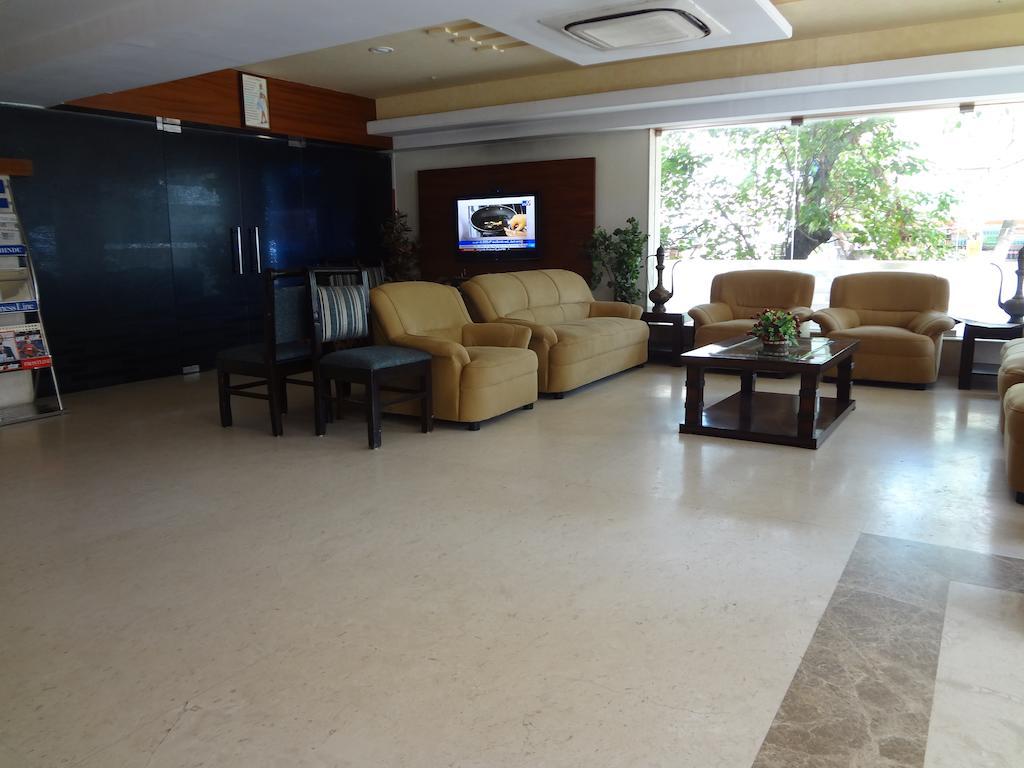 Hotel Budhil Park วิสาขปัตนัม ภายนอก รูปภาพ