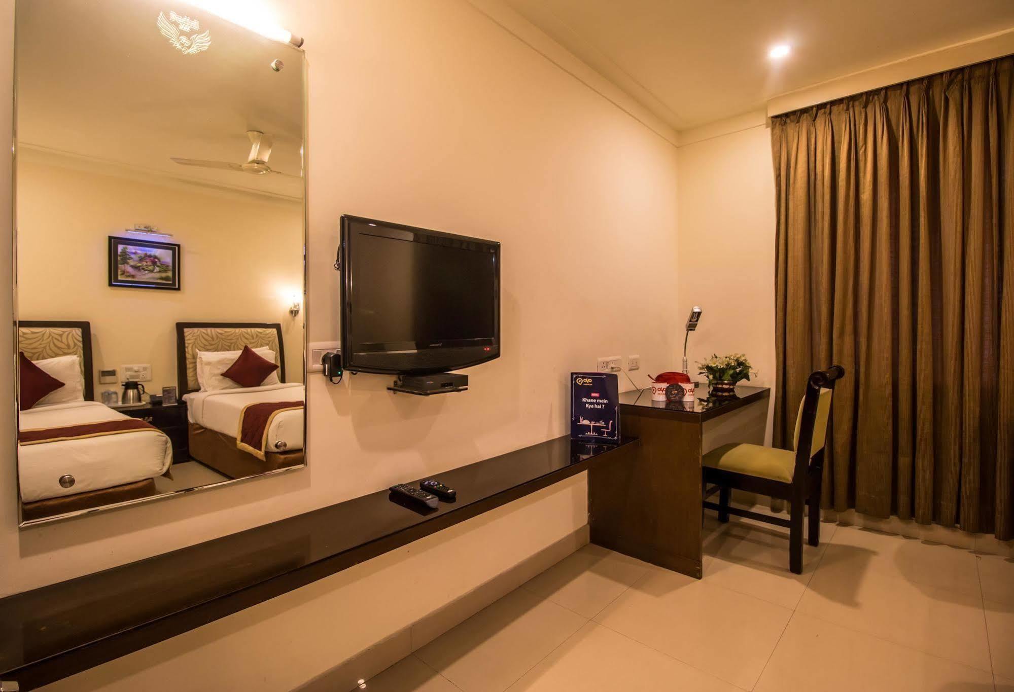 Hotel Budhil Park วิสาขปัตนัม ภายนอก รูปภาพ