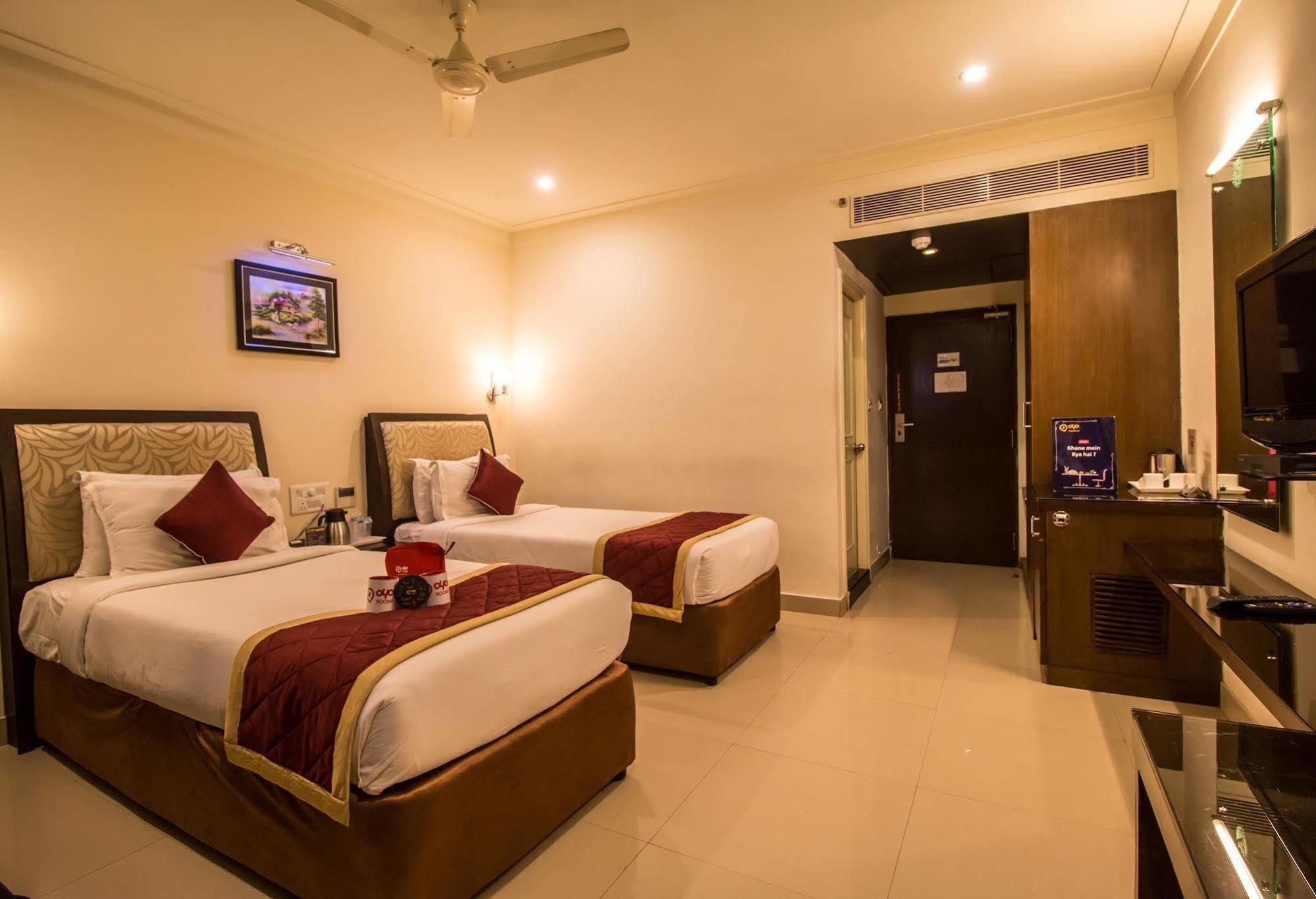 Hotel Budhil Park วิสาขปัตนัม ภายนอก รูปภาพ