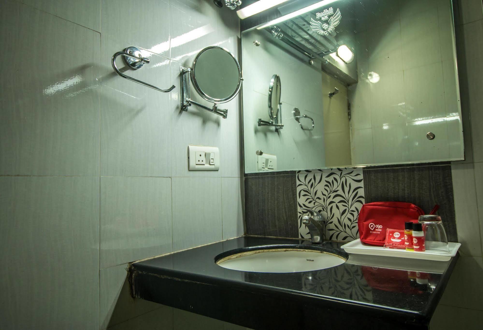 Hotel Budhil Park วิสาขปัตนัม ภายนอก รูปภาพ