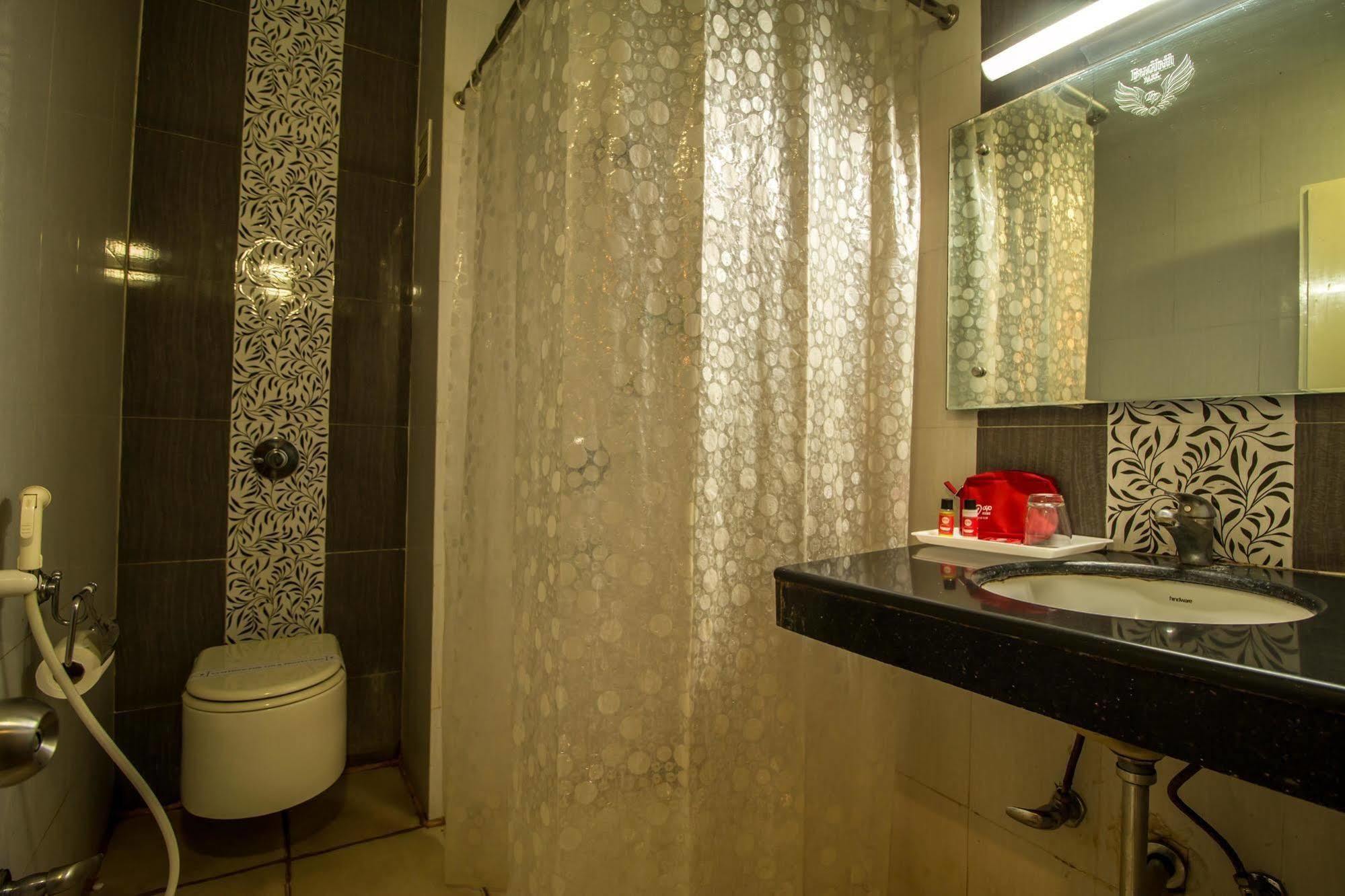 Hotel Budhil Park วิสาขปัตนัม ภายนอก รูปภาพ