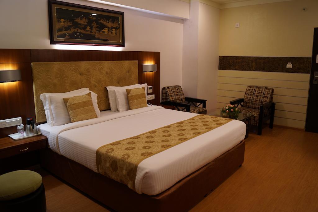 Hotel Budhil Park วิสาขปัตนัม ภายนอก รูปภาพ