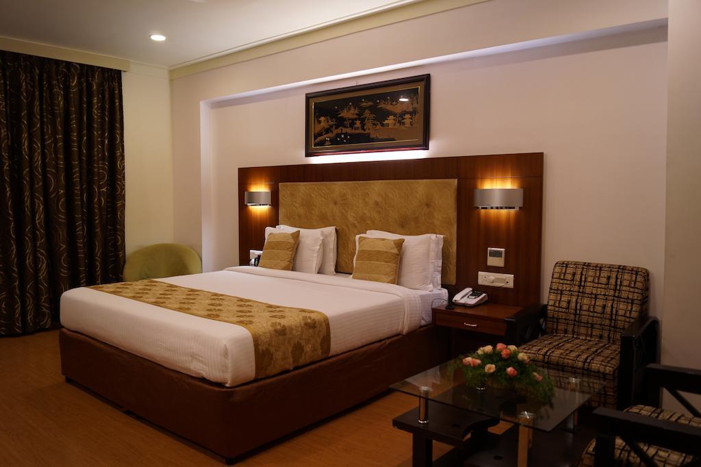 Hotel Budhil Park วิสาขปัตนัม ภายนอก รูปภาพ