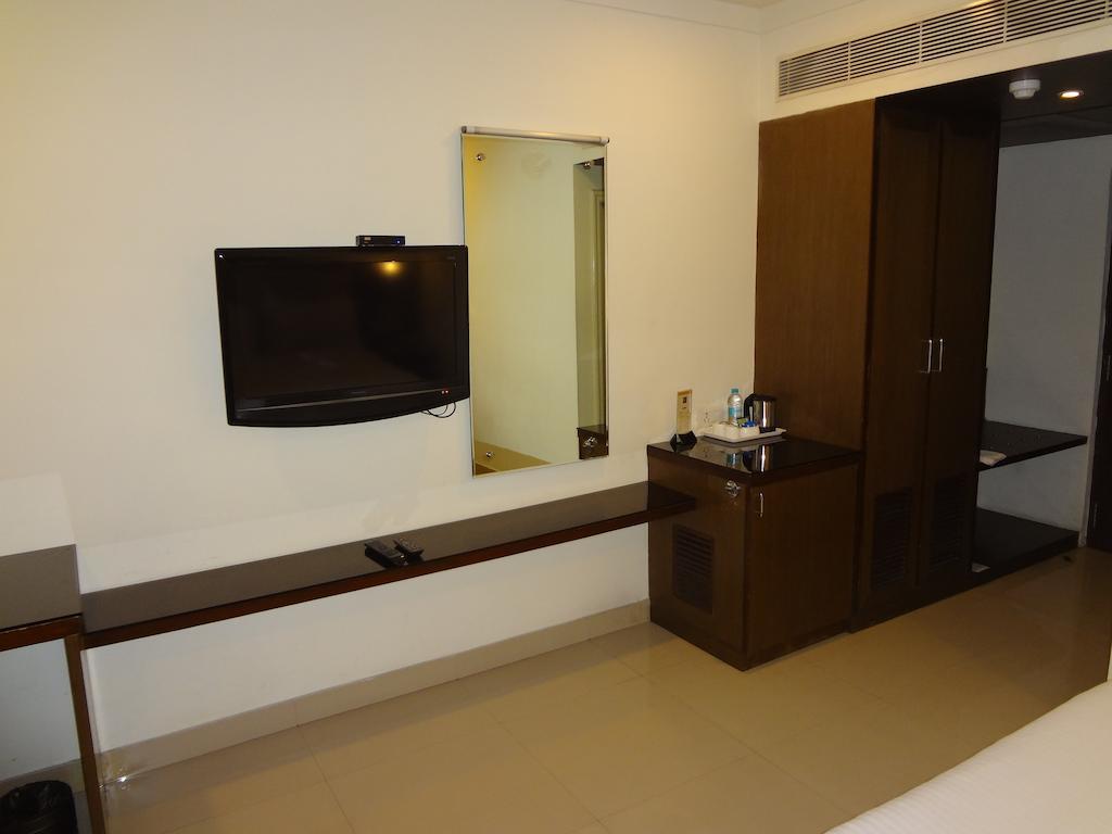 Hotel Budhil Park วิสาขปัตนัม ภายนอก รูปภาพ