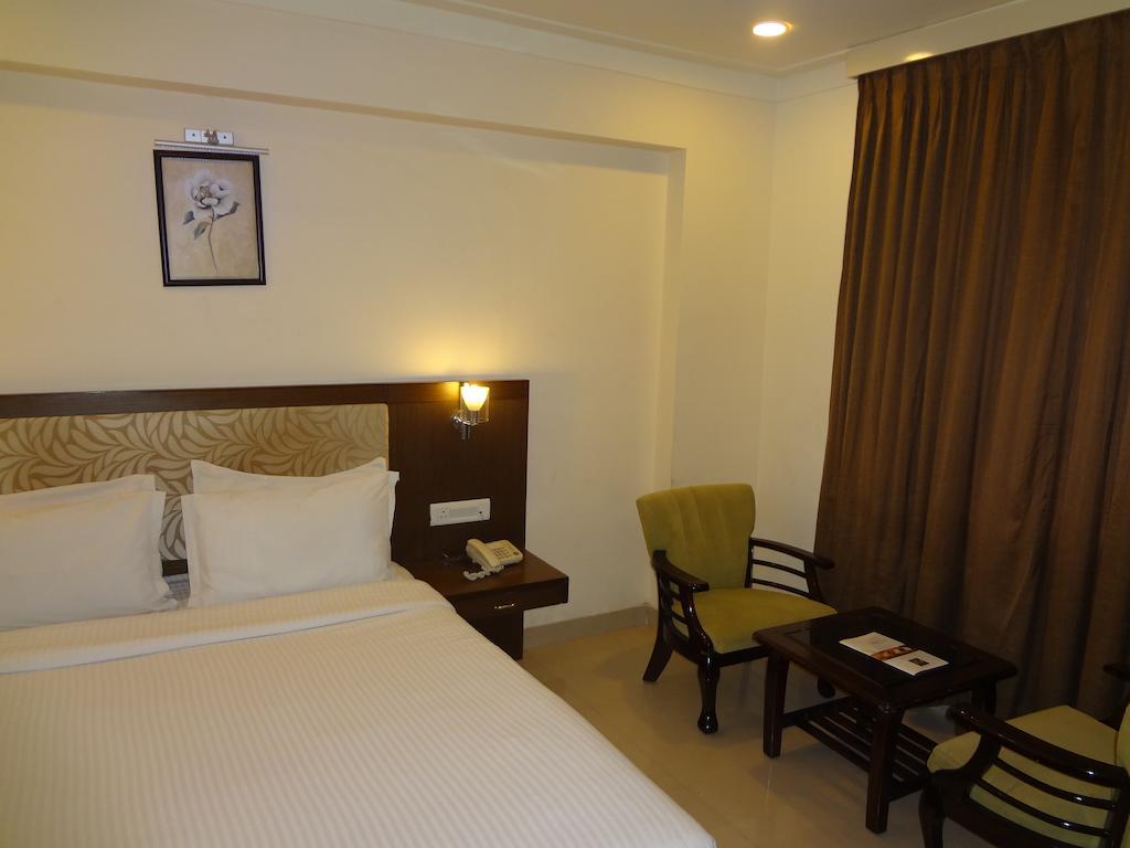 Hotel Budhil Park วิสาขปัตนัม ภายนอก รูปภาพ