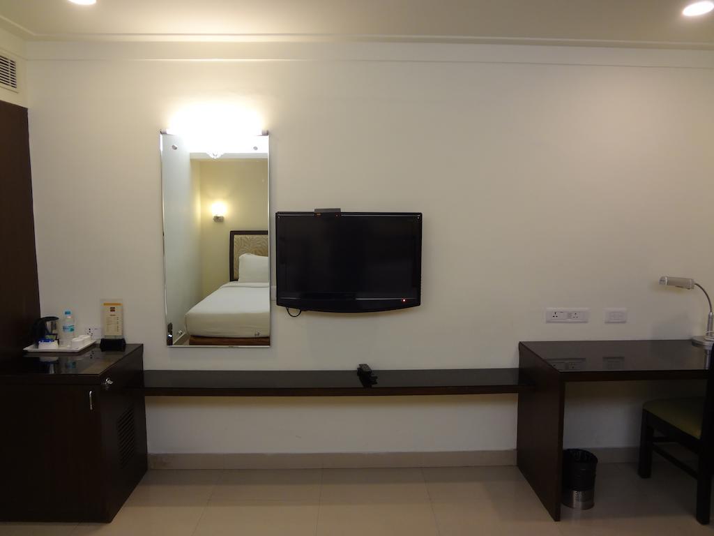Hotel Budhil Park วิสาขปัตนัม ภายนอก รูปภาพ