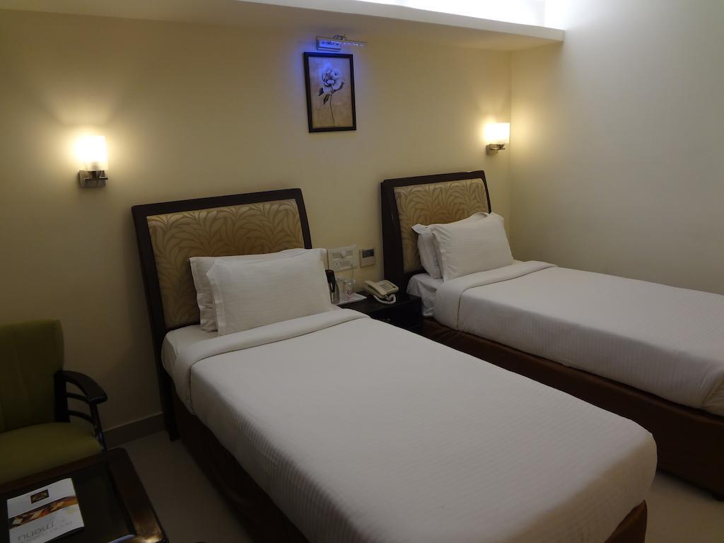 Hotel Budhil Park วิสาขปัตนัม ภายนอก รูปภาพ