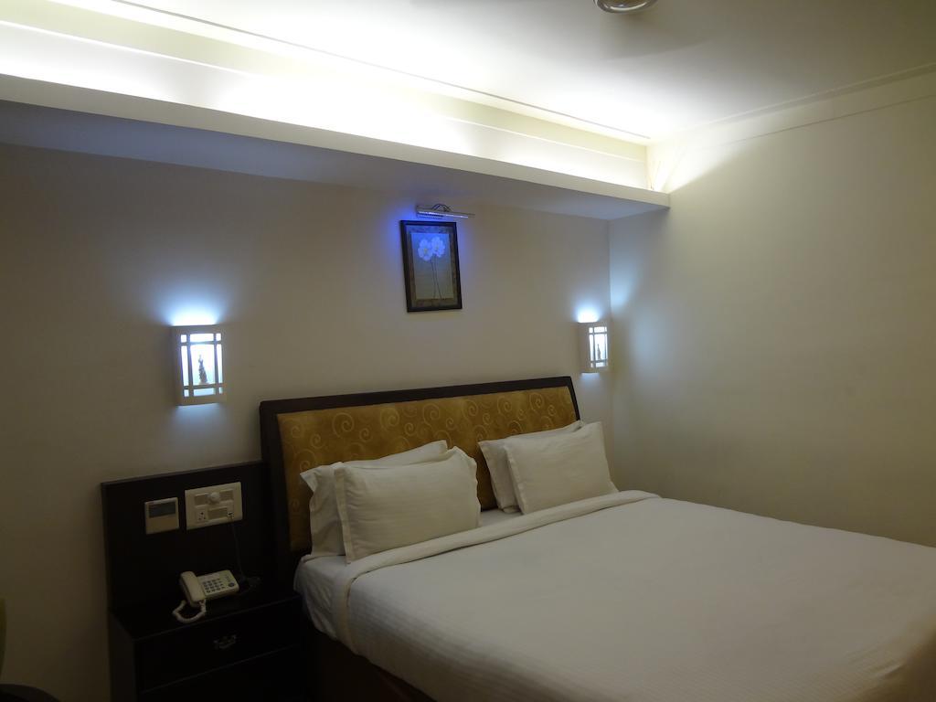 Hotel Budhil Park วิสาขปัตนัม ภายนอก รูปภาพ