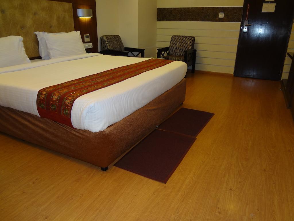 Hotel Budhil Park วิสาขปัตนัม ภายนอก รูปภาพ