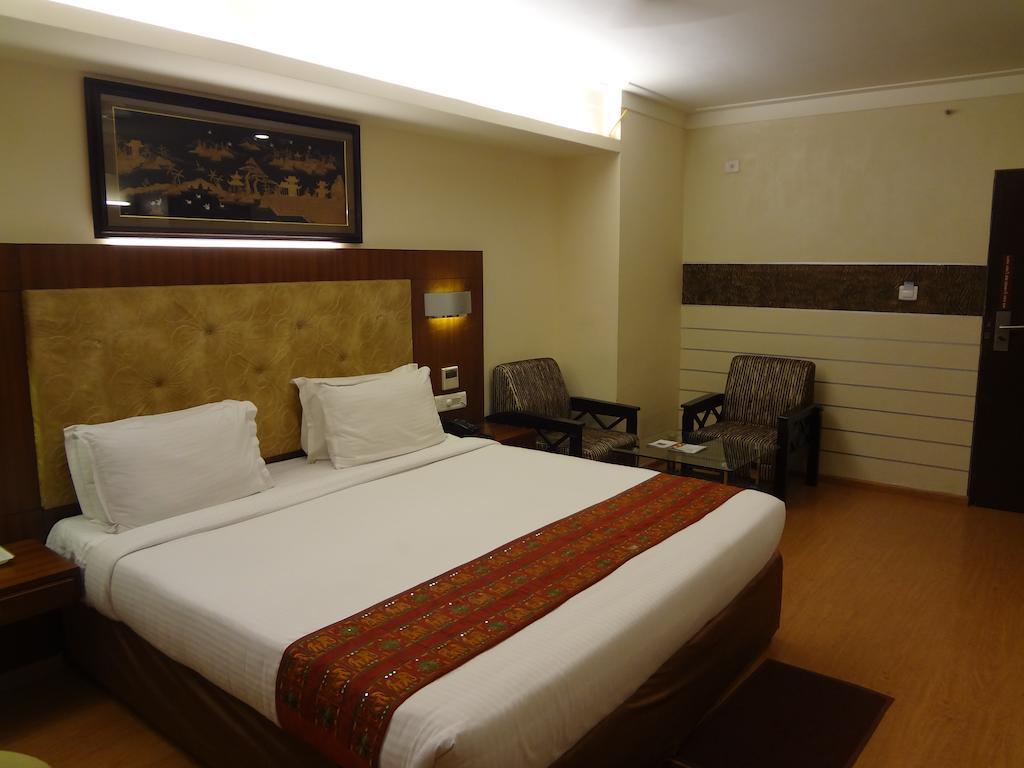 Hotel Budhil Park วิสาขปัตนัม ภายนอก รูปภาพ